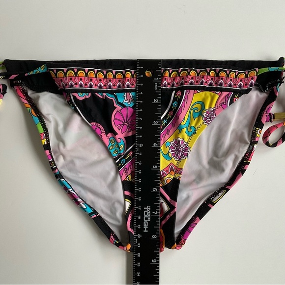 Trina Turk Bikini Bottom Sz 6 Multicolor Paisley Tie Sides w/ Gold Tassels Sexy - Picture 7 of 8